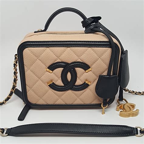 beige chanel vanity bag